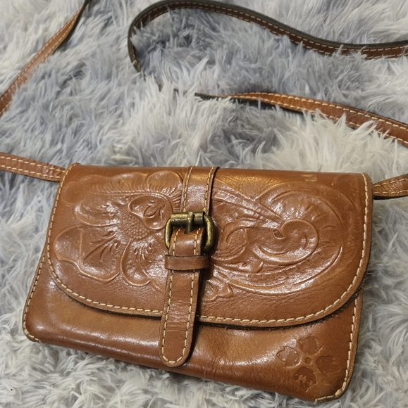 Patricia Nash• Torri leather brown crossbody bag w/ tooled floral pattern. - Picture 2 of 16
